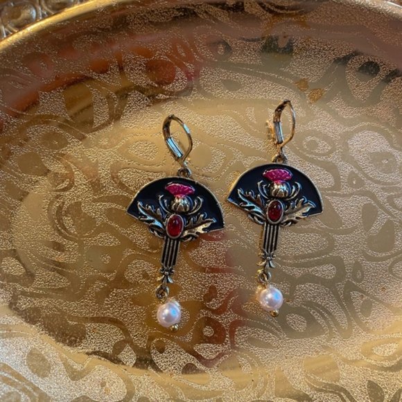 Vintage Fan Earrings - Picture 3 of 5